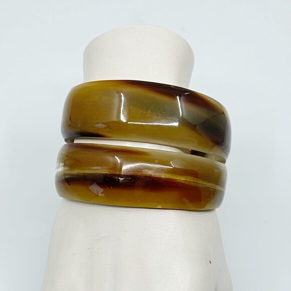 Carved Horn cuff bracelet - Picture 3 of 3